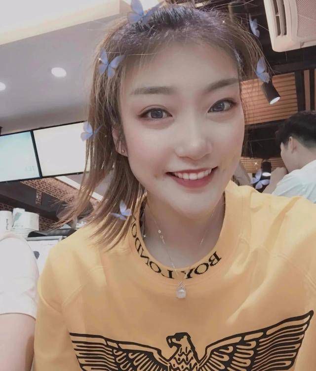 丝袜长腿美女老师与我日日激情