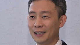 美女张开腿让男人操